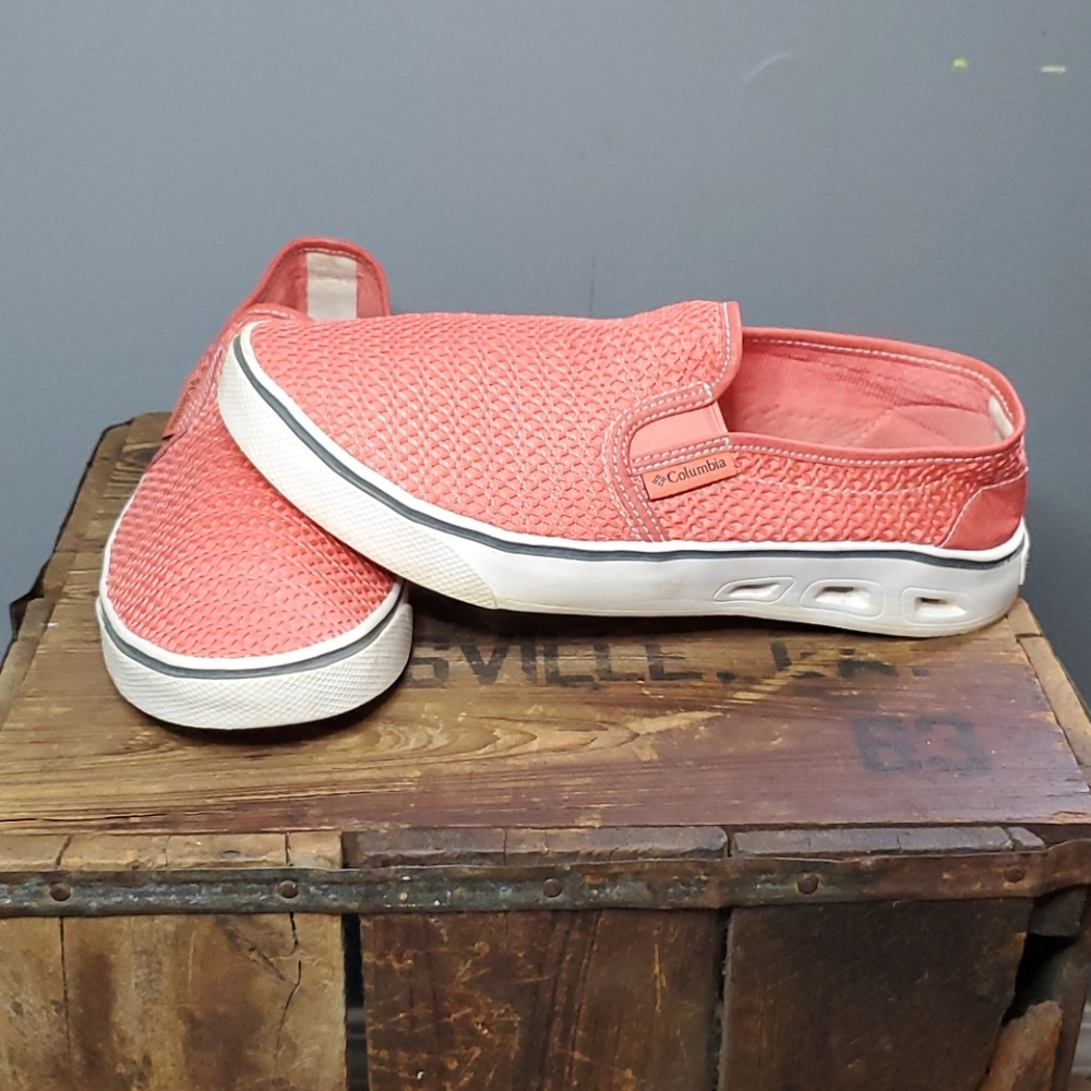 Columbia peach slid on tennis shoes size 10